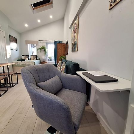 New, Stylish Studio Flat With Private Patio And Free On-Street Parking Check Out At 11Am Bournemouth Exteriör bild