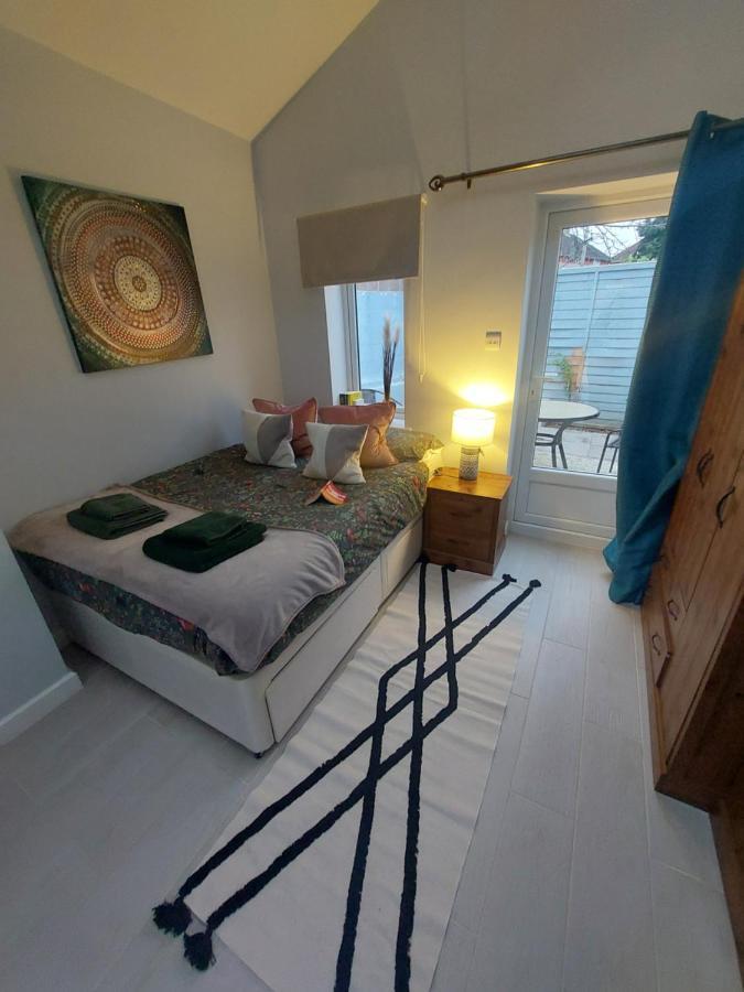 New, Stylish Studio Flat With Private Patio And Free On-Street Parking Check Out At 11Am Bournemouth Exteriör bild