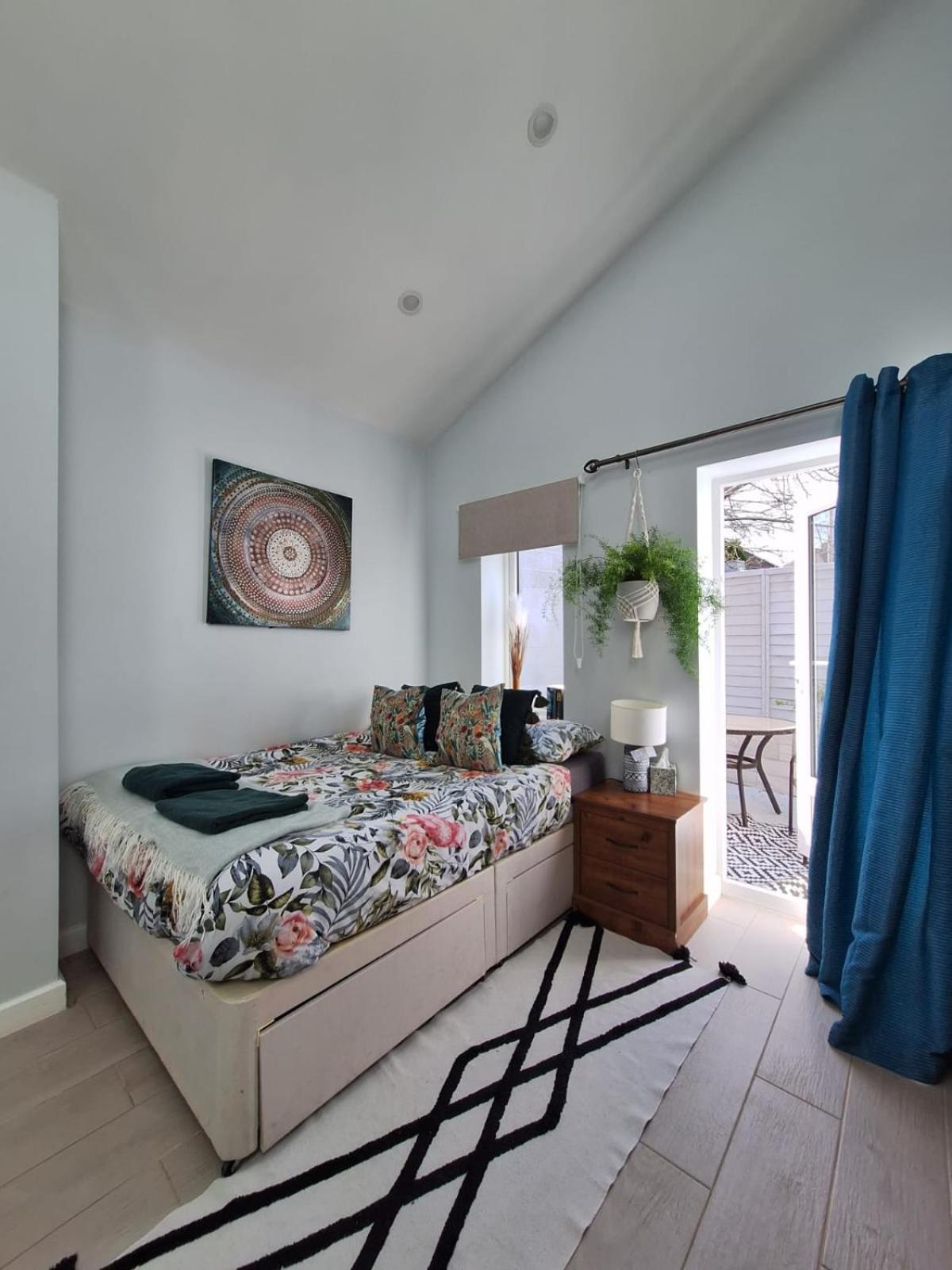 New, Stylish Studio Flat With Private Patio And Free On-Street Parking Check Out At 11Am Bournemouth Exteriör bild