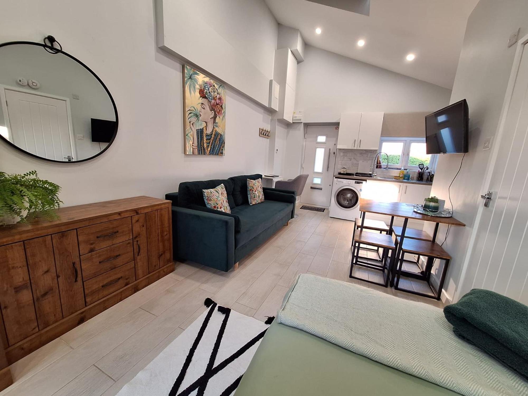 New, Stylish Studio Flat With Private Patio And Free On-Street Parking Check Out At 11Am Bournemouth Exteriör bild